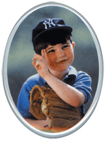 Médaillon photo porcelaine émaillée couleur ou noir et blanc. (réalisé à partir d’une photographie papier, restituée à la livraison.) ARTICLES FUNÉRAIRES aux Pompes funèbres Liévin, Rouvroy